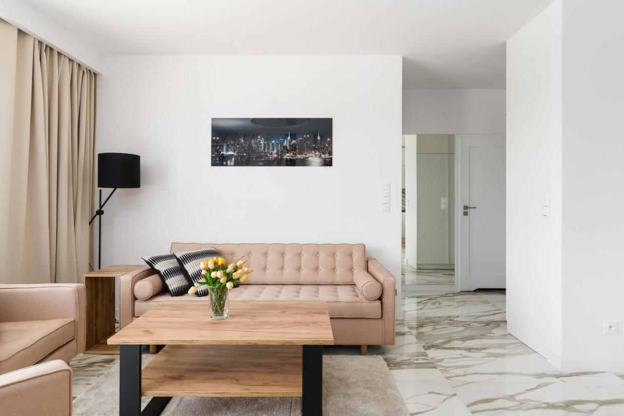 Esencja Apartments With Free Parking Garbary 104 By Noclegi Renters Poznań Extérieur photo