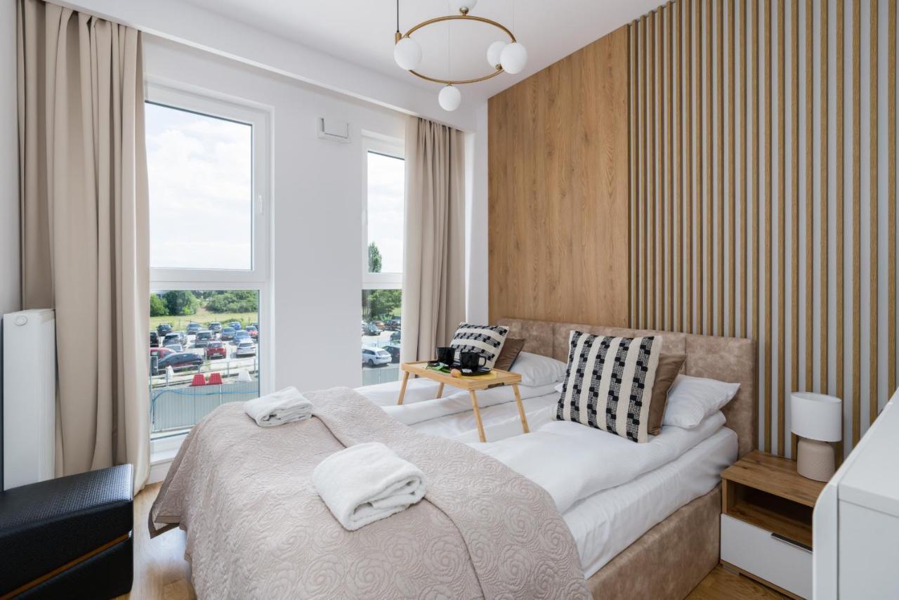 Esencja Apartments With Free Parking Garbary 104 By Noclegi Renters Poznań Extérieur photo