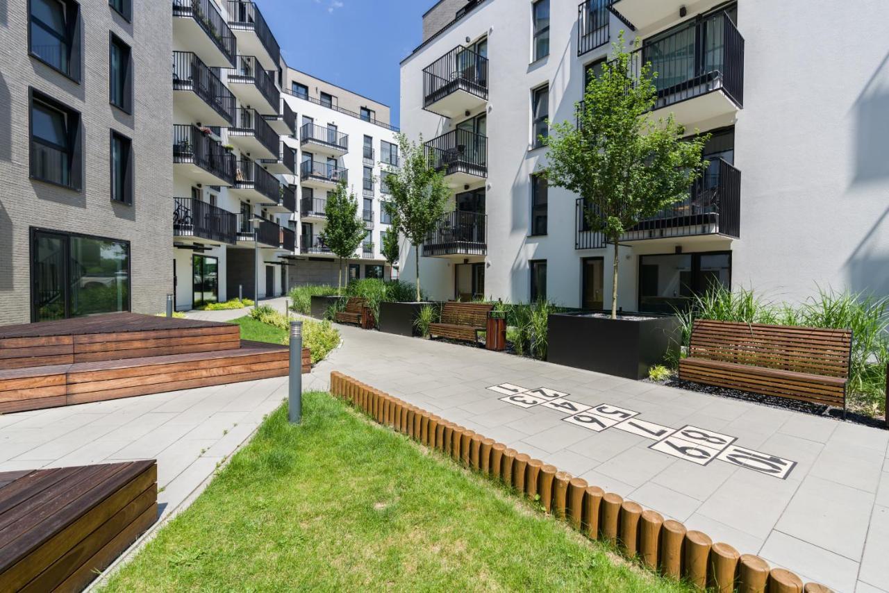 Esencja Apartments With Free Parking Garbary 104 By Noclegi Renters Poznań Extérieur photo