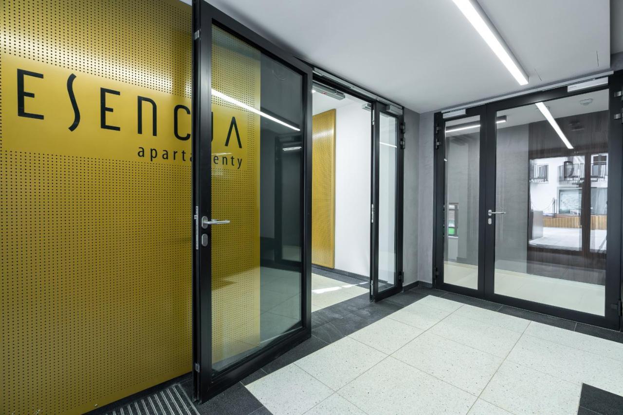 Esencja Apartments With Free Parking Garbary 104 By Noclegi Renters Poznań Extérieur photo