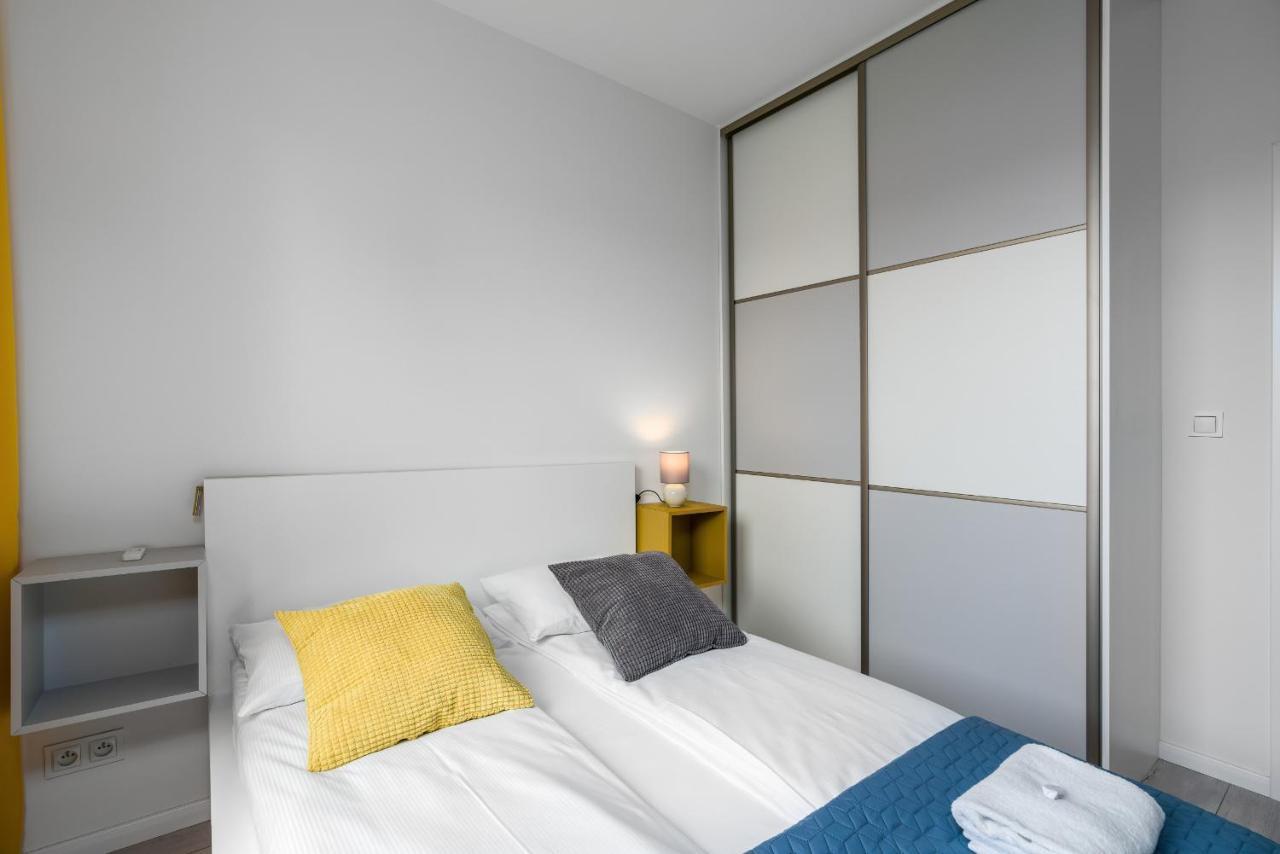 Esencja Apartments With Free Parking Garbary 104 By Noclegi Renters Poznań Extérieur photo