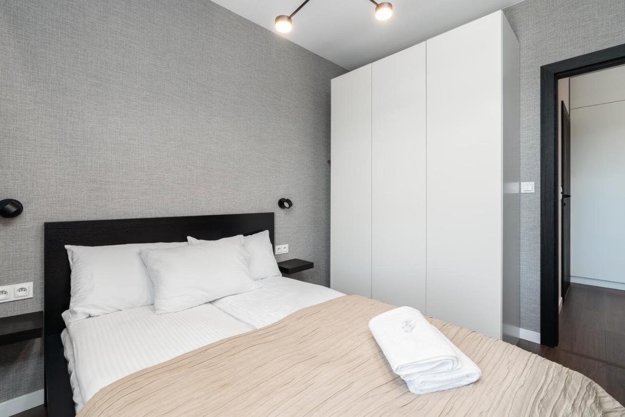 Esencja Apartments With Free Parking Garbary 104 By Noclegi Renters Poznań Extérieur photo
