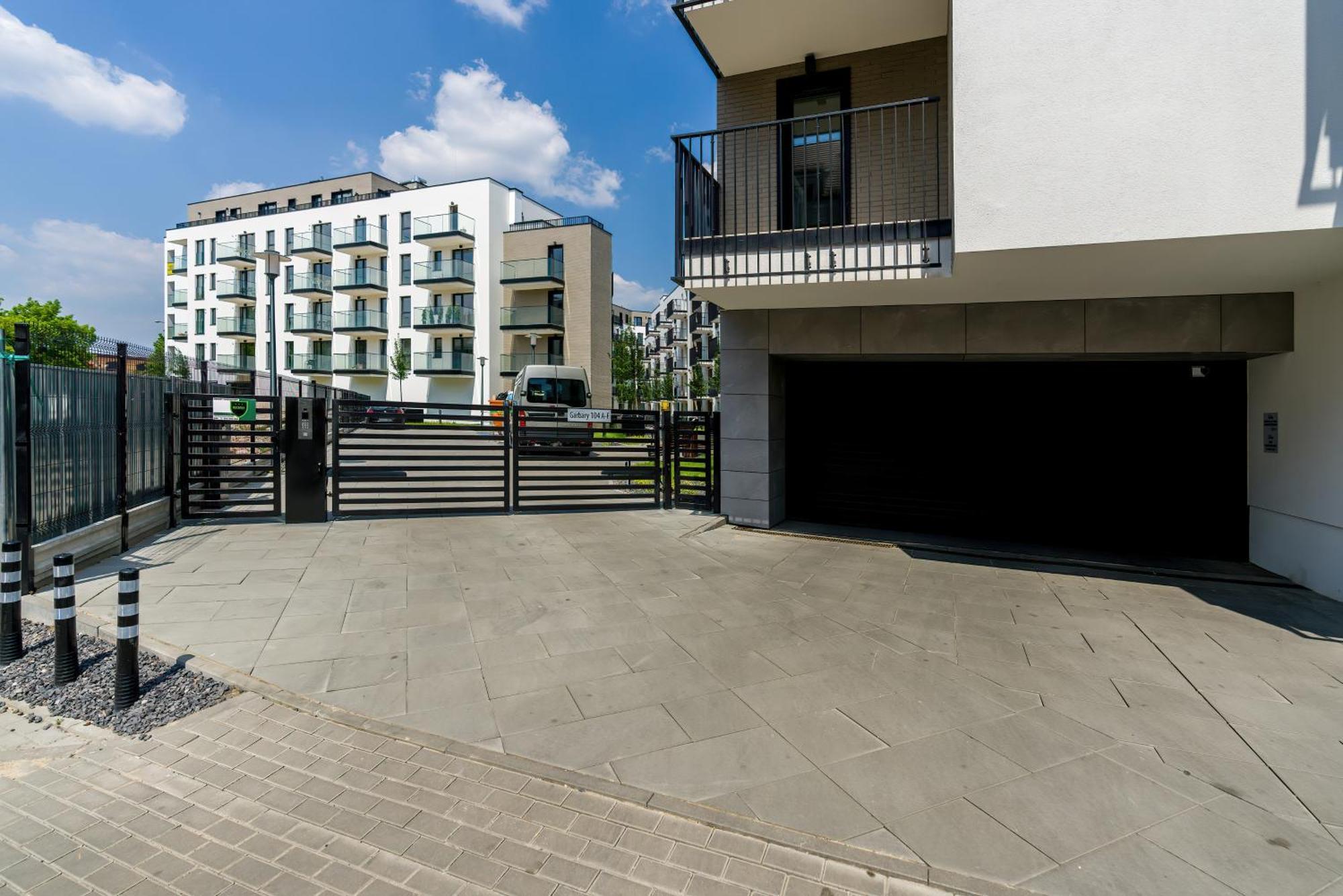 Esencja Apartments With Free Parking Garbary 104 By Noclegi Renters Poznań Extérieur photo