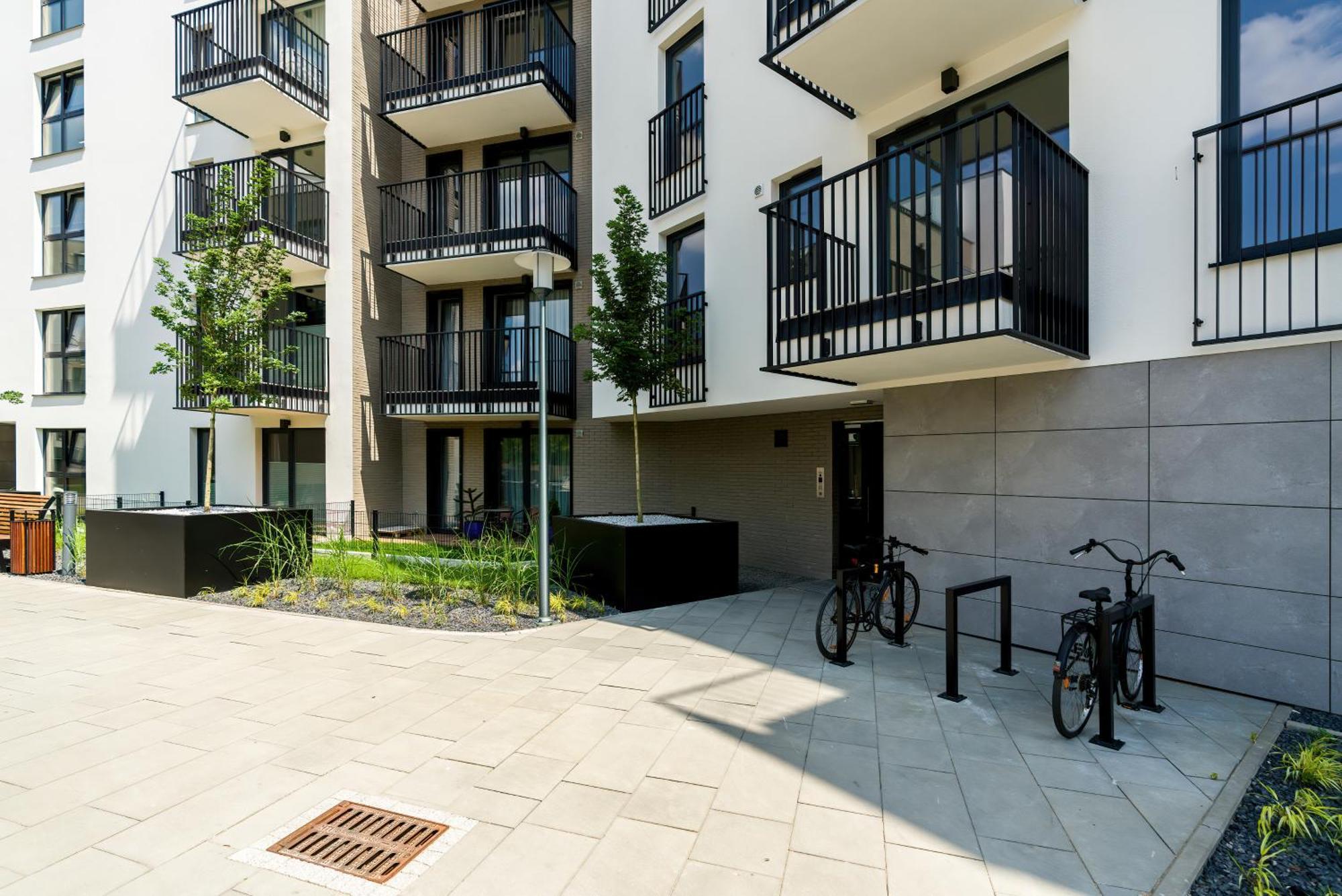 Esencja Apartments With Free Parking Garbary 104 By Noclegi Renters Poznań Extérieur photo
