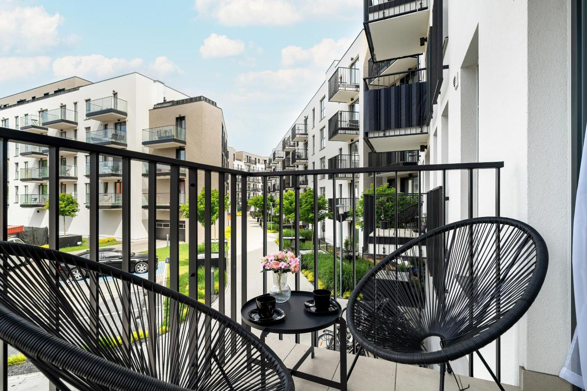 Esencja Apartments With Free Parking Garbary 104 By Noclegi Renters Poznań Extérieur photo