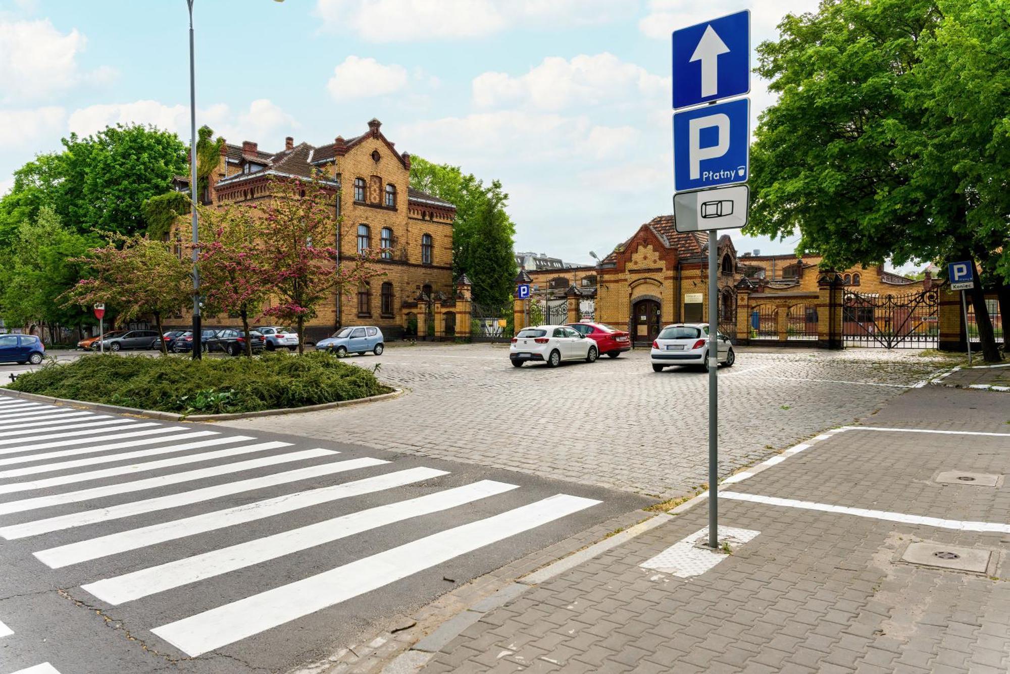 Esencja Apartments With Free Parking Garbary 104 By Noclegi Renters Poznań Extérieur photo